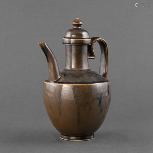 A PERSIMMON-GLAZED 'DING' EWER AND COVER