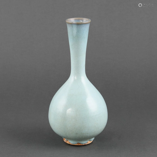 A FINE LAVENDER BLUE GLAZED 'JUN' VASE