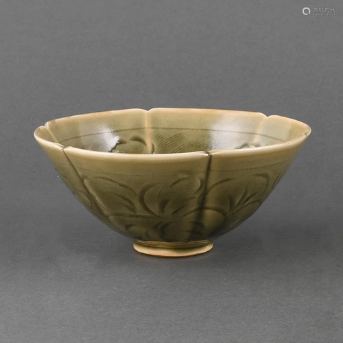 A CARVED 'YAOZHOU' LOBED BOWL