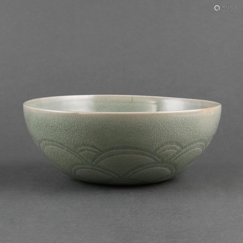 A HENAN CELADON-GLAZED'DRAGON'BOWL