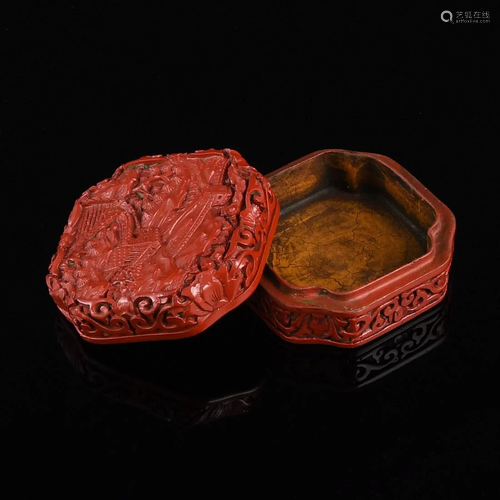 A FINE CINNABAR LACQUER BOX AND COVER