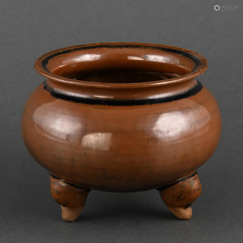 A PERSIMMON 'CIZHOU' TRIPOD CENSER