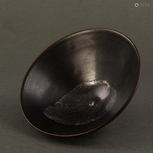 A SUPERB JIZHOU BLACK-GLAZED 'LEAF' BOWL