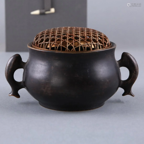 A CHINESE BRONZE CENSER, XUANDE MARK