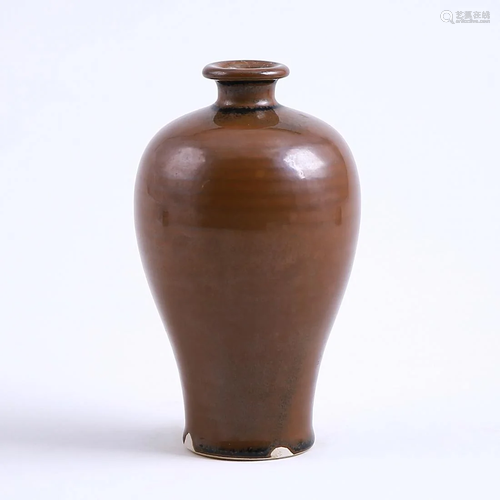 A PERSIMMON-GLAZED 'DING' VASE, MEIPING