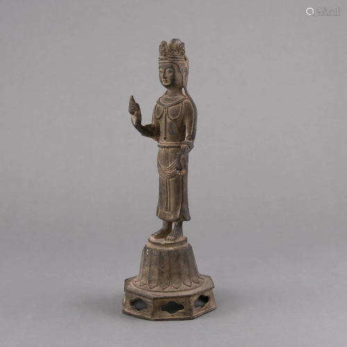 A RARE BRONZE FIGURE OF AN ACUOYE GUANYIN