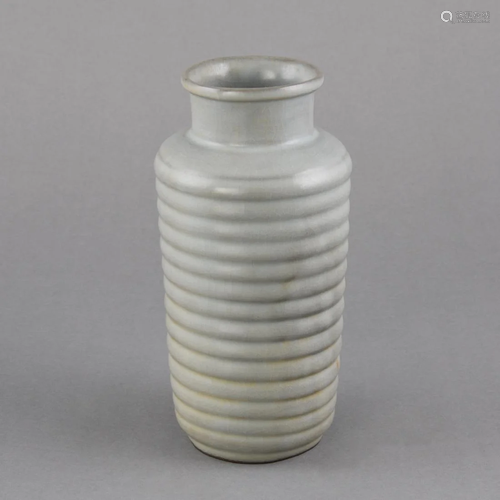 A GUAN-TYPE RIBBED VASE