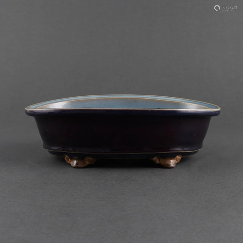 A 'JUN' AUBERGINE-GLAZED NARCISSUS BOWL