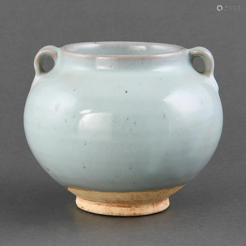 A FINE 'JUN' LAVENDER-GLAZED HANDLED JAR