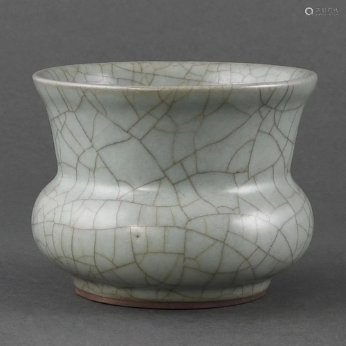 A RARE 'GUAN' CELADON ZHADOU