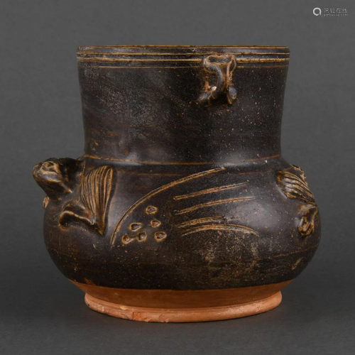 A 'DEQING' BLACK-GLAZED 'FROG' VESSEL