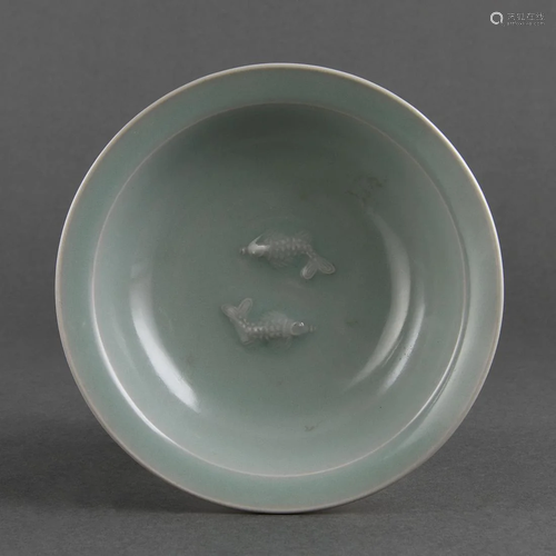 A LONGQUAN CELADON-GLAZED 'TWIN FISH' BOWL