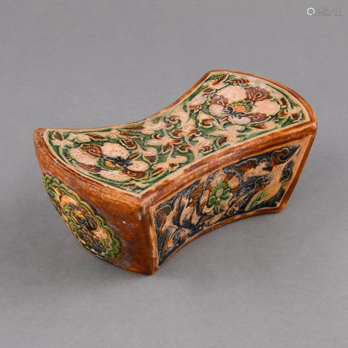 A SANCAI-GLAZED SQUARED 'PEONY' PILLOW