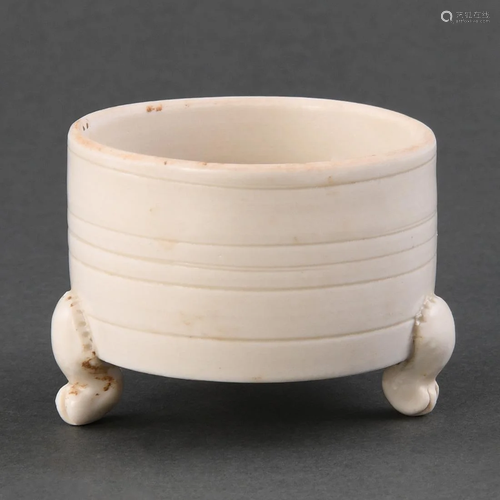 A SMALL 'DING' WHITE-GLAZED RIBBED CENSER