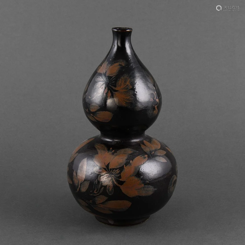 A 'CIZHOU' RUSSET-SPLASHED 'FLORAL' VASE