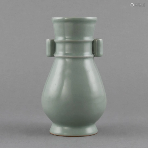 A 'LONGQUAN' GUAN-TYPE VASE, HU