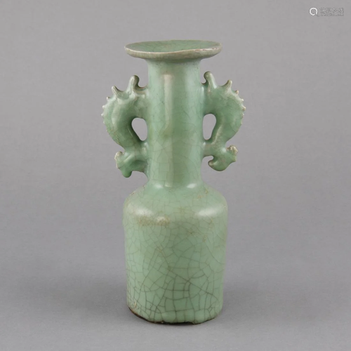 AN EXCEPTIONAL LONGQUAN MALLET VASE