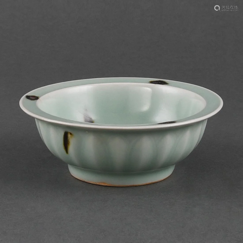 A 'LONGQUAN' CELADON 'TOBI SEIJI' 'LOTUS' BOWL