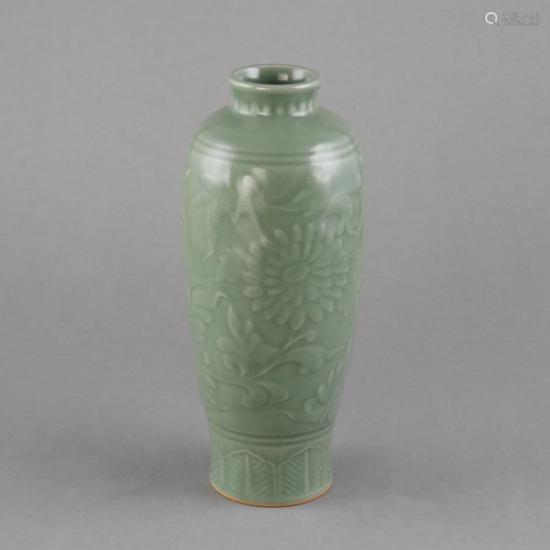 A CARVED 'LONGQUAN' CELADON 'PEONIE' VASE