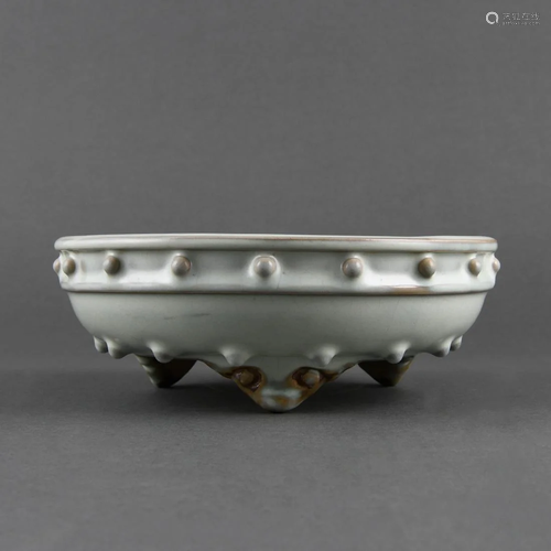 A 'JUN' 'MOON-WHITE'-GLAZED NARCISSUS BOWL