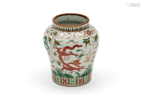 A Famille Verte Dragon Jar