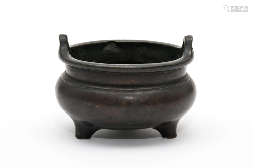 A Bronze Tripod Censer with Handles and Xuande Mark