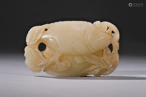 A Carved Hetian Jade Double Fish Pendant