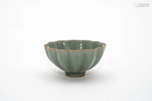 A Longquan Celadon Lobed Teabowl