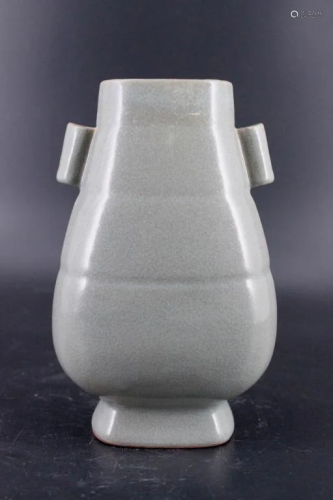 Song Ru Yao Porcelain Vase