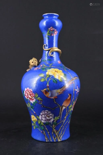 Chinese Qing Porcelain Famille Rose Glazed Vase