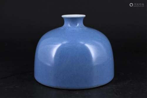 Chinese Qing Porcelain Blue Glazed Vase