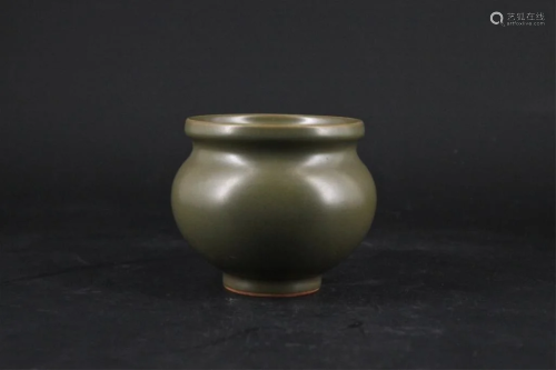 Small Qing Porcelain Tea Dust Glaze Pot
