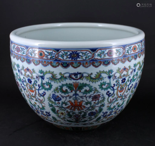 Large Qing Porcelain DouCai Jardine