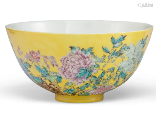 Qing Dynasty Yongzheng yellow bowi From CHRISTIE