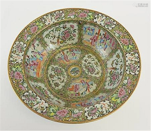 Massive Late 19th Century Chinese Export Rose Medallion