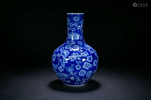 Blue And White Glazed Vase From Qianlong Of Qing Dynasty