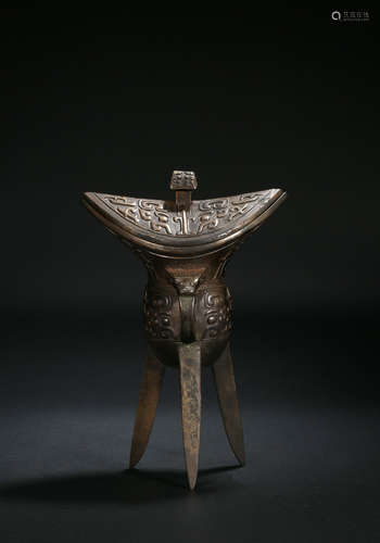 Bronze Beast Design Jue Cup in Han Dynasty