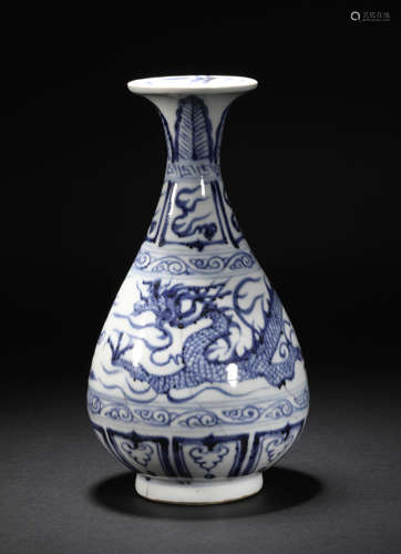 A blue and white dragon jade pot spring in the Yuan Dynasty