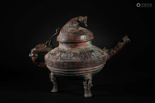 Bronze Coiled Dragon Kettle from the Warring States