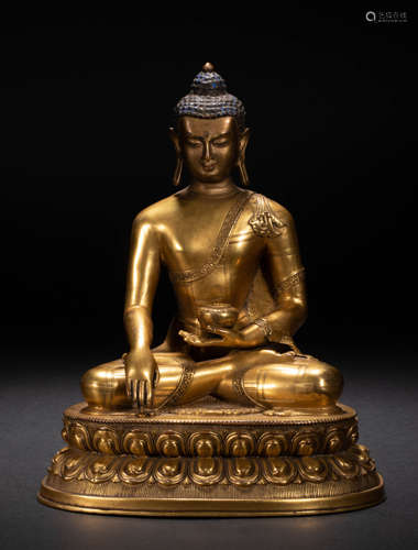 Gilt bronze pharmacist Buddha in Qing Dynasty