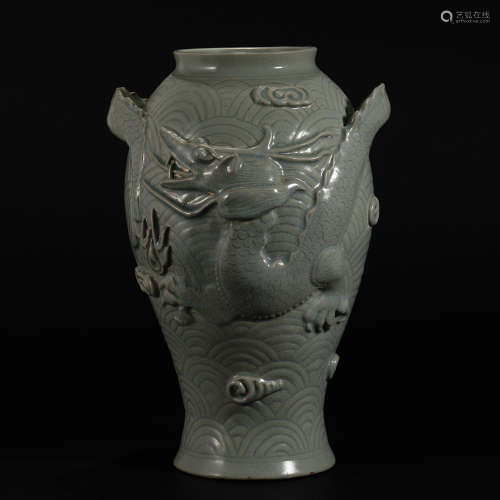 Celadon Dragon Vase in Song Dynasty