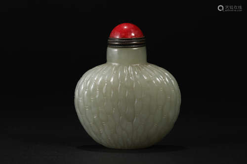 Hetian Jade Snuff Bottle in Qing Dynasty