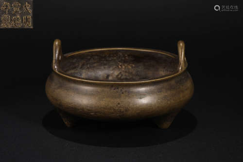 Bronze Double Ear Furnace in Ming Dynasty