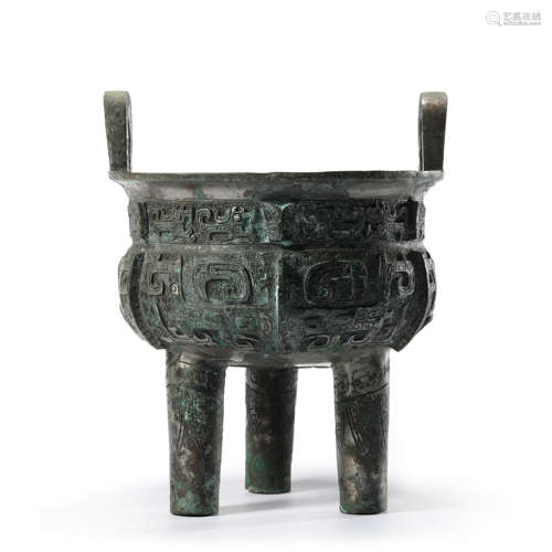 A Bronze Beast Tripod Double-Eared Vessel Ding