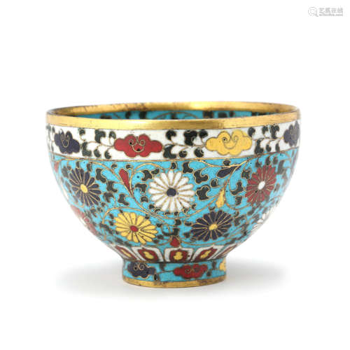 A Cloisonne Enamel Interlocking Chrysanthemum Cup