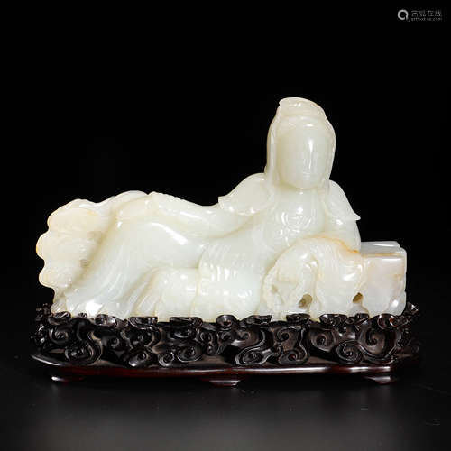 A Carved White Jade Guanyin