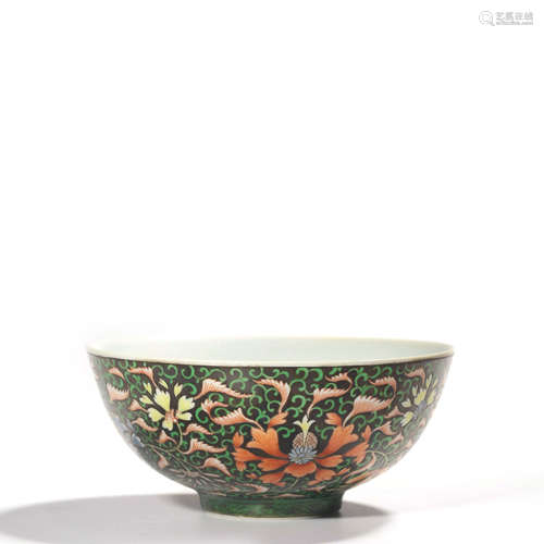 A Famille Verte Floral Scrolls Bowl