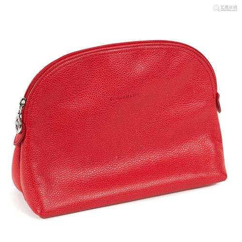 LONGCHAMP, Trousse de toilette en cuir grainé rouge.