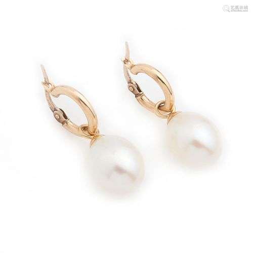 Paire de boucles d oreilles en or jaune 18K (750/°°), retena...