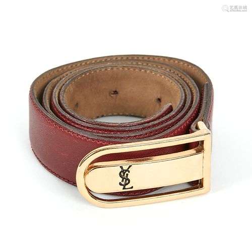 Yves Saint Laurent, Ceinture en cuir bordeau, boucle métal d...